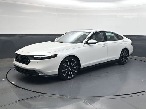 Certified 2024 Honda Accord Touring image 8