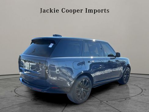 Used 2025 Land Rover Range Rover SE image 5