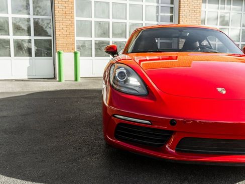 Used 2018 Porsche 718 Cayman Base image 25