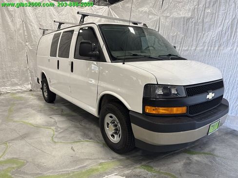 Used 2018 Chevrolet Express 2500 image 2