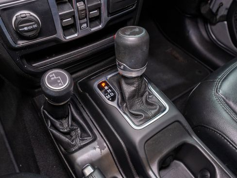Used 2020 Jeep Wrangler Unlimited Sahara AWD/4WD image 22