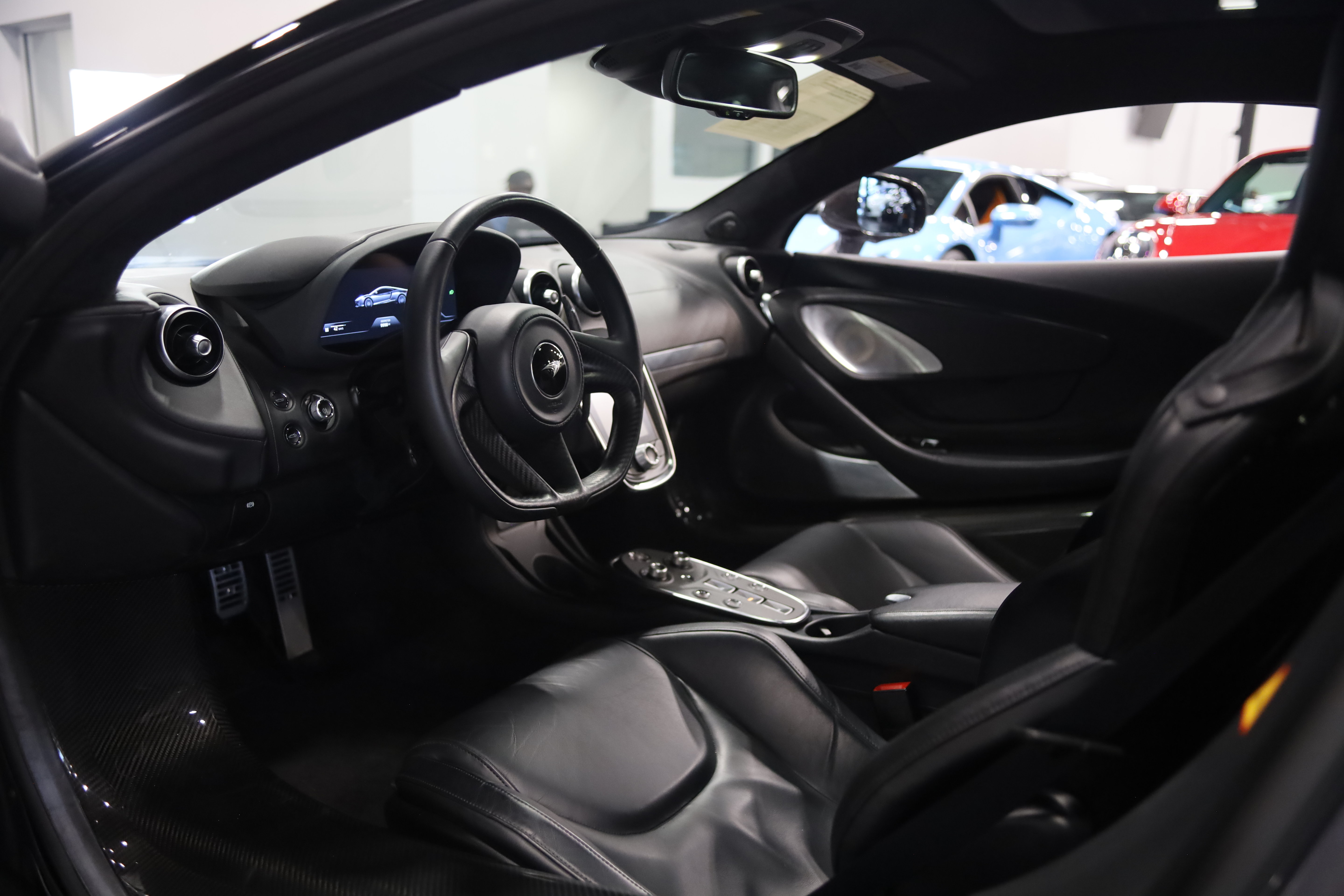 Used 2023 McLaren GT RWD image 17