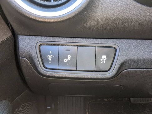 Certified 2023 Kia Forte LXS w/ LXS Technology Package FWD image 21