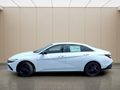 New 2026 Hyundai Elantra SEL Sport FWD image 5