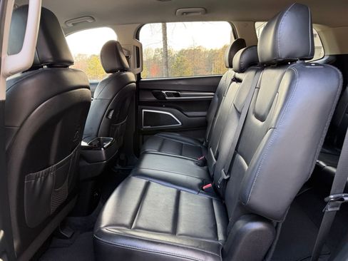 Used 2020 Kia Telluride LX image 37