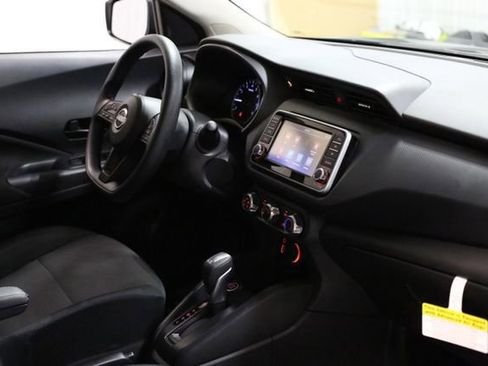 Certified 2025 Nissan Kicks Play S image 26