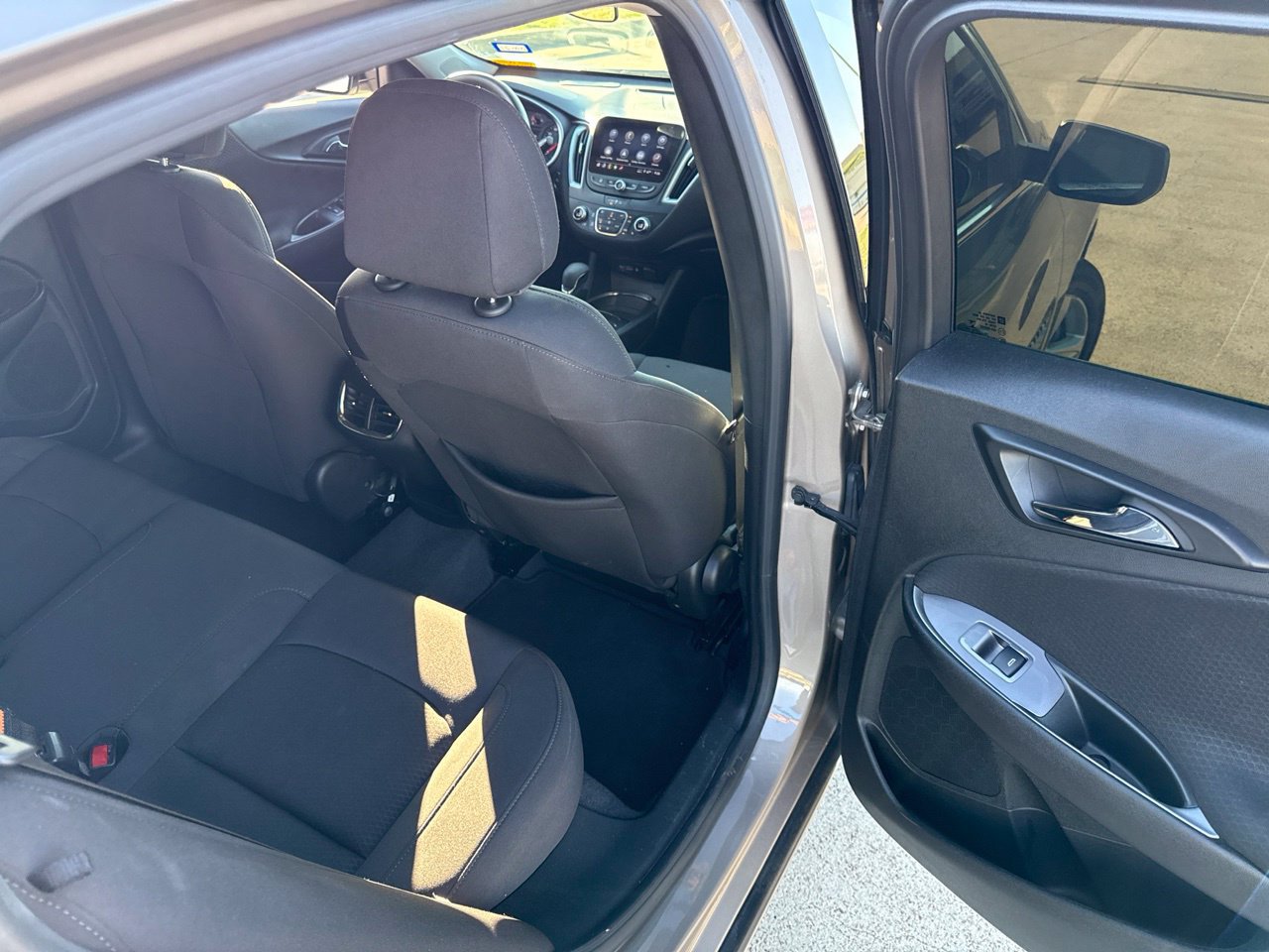 Used 2023 Chevrolet Malibu LT FWD image 13