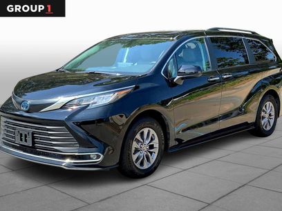 Used 2023 Toyota Sienna XLE
