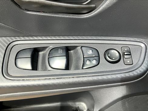Used 2020 Nissan Versa S FWD image 35