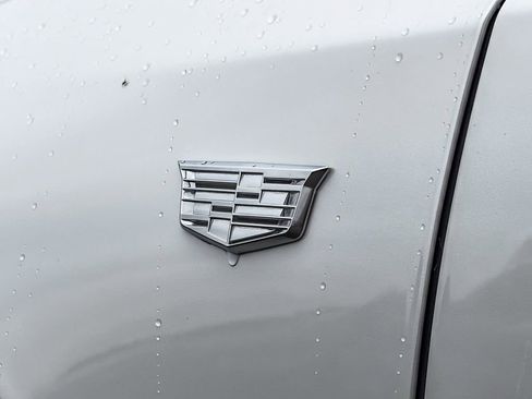 Certified 2023 Cadillac XT4 Luxury w/ Cold Weather Package FWD image 12