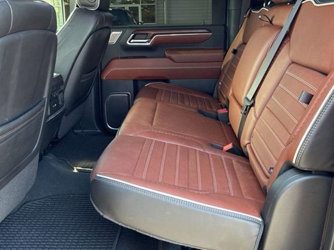 Used 2024 GMC Sierra 2500 Denali Ultimate image 17