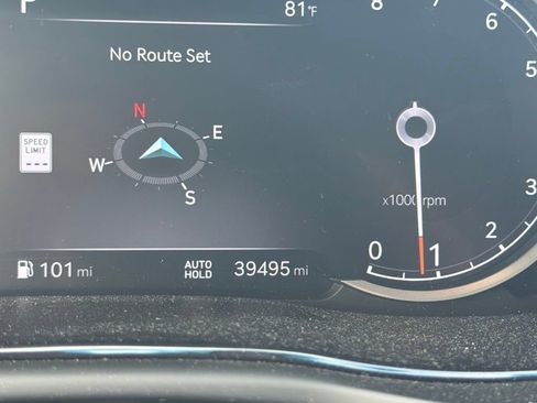 Used 2025 Genesis GV70 2.5T AWD/4WD image 13