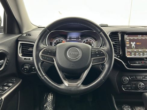 Used 2019 Jeep Cherokee Limited AWD/4WD image 16