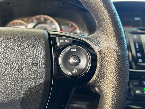 Used 2016 Honda Accord EX image 25