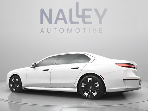 Used 2023 BMW i7 xDrive60 AWD/4WD image 8
