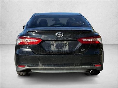 Used 2018 Toyota Camry LE image 6