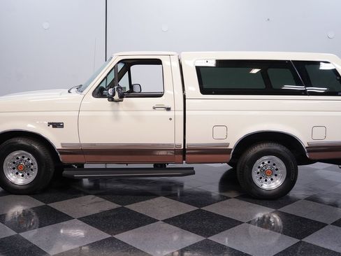 Used 1993 Ford F150 XLT image 2