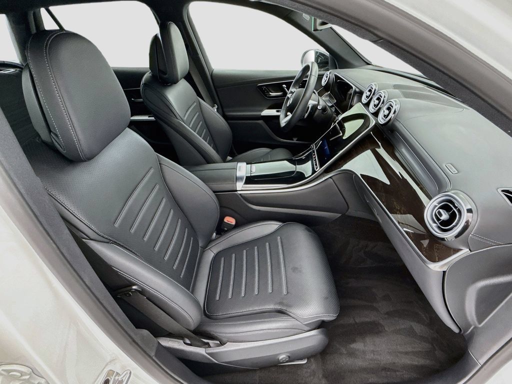 Certified 2026 Mercedes-Benz GLC 300 4MATIC image 19
