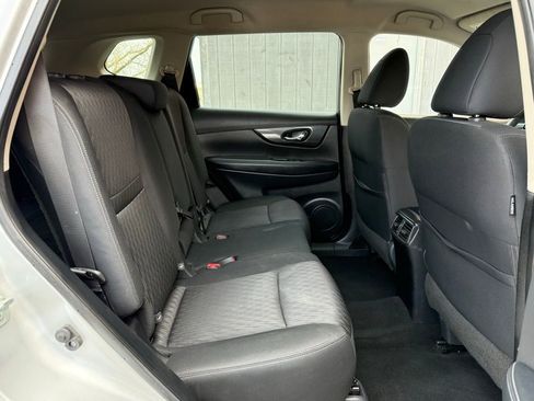 Used 2019 Nissan Rogue SV FWD image 21