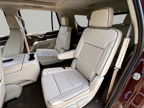Used 2023 GMC Yukon Denali RWD image 16