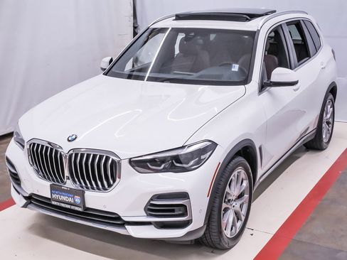 Used 2023 BMW X5 sDrive40i w/ Premium Package image 1