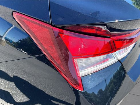 Used 2023 Hyundai Elantra SEL w/ Cargo Package FWD image 28