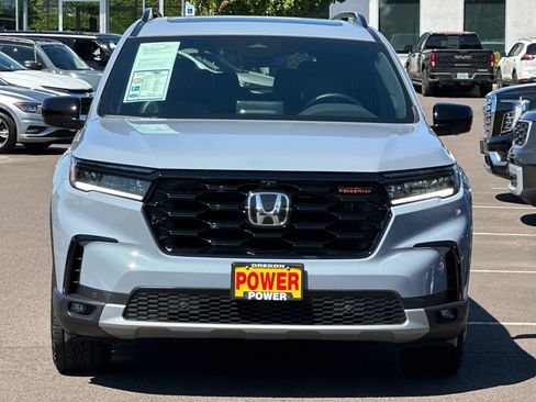 Used 2024 Honda Pilot TrailSport image 9