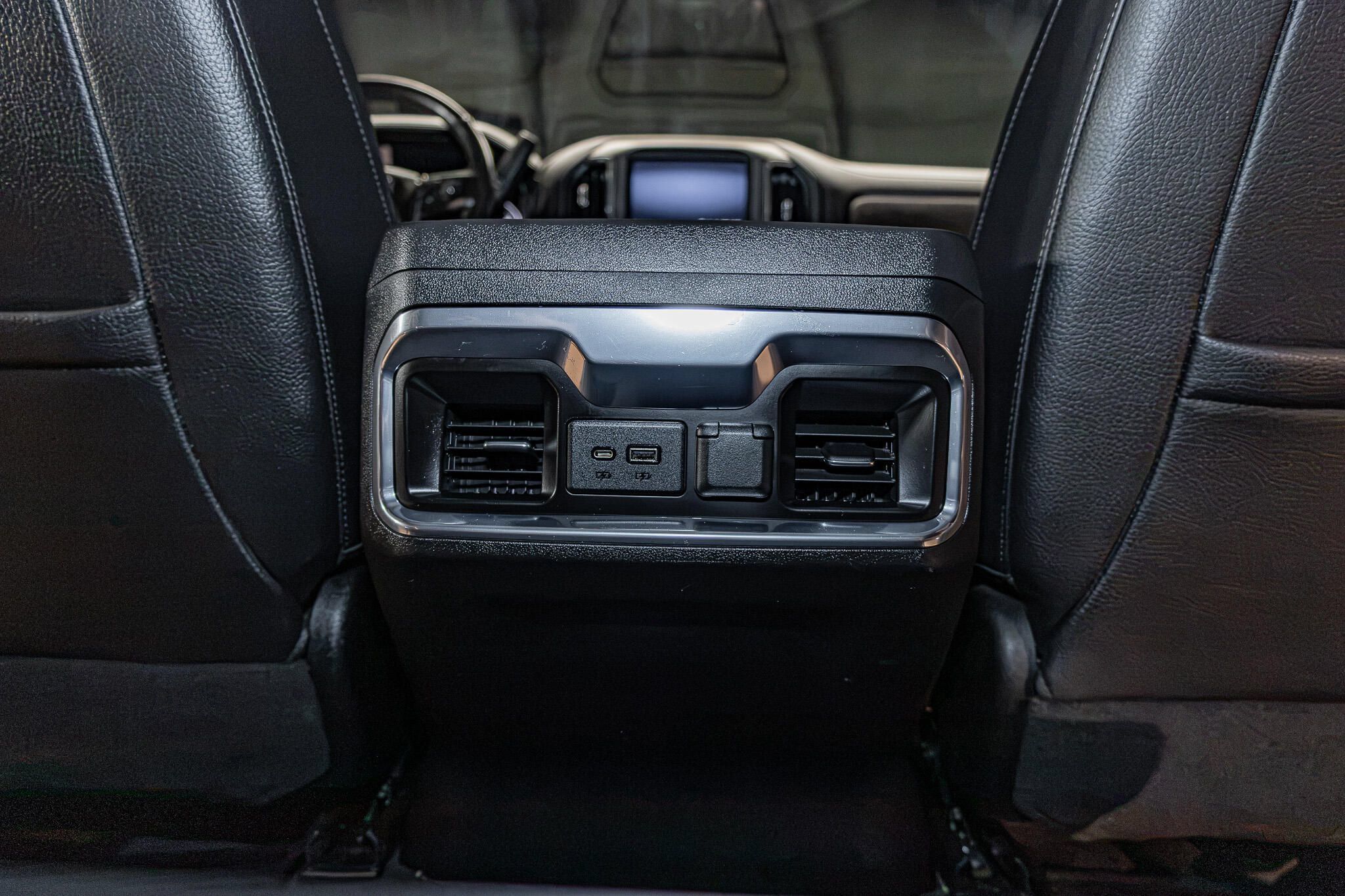 Used 2022 GMC Sierra 3500 Denali w/ Denali Ultimate Package AWD/4WD image 25