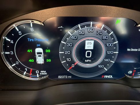 Used 2019 Cadillac Escalade Premium Luxury AWD/4WD image 23