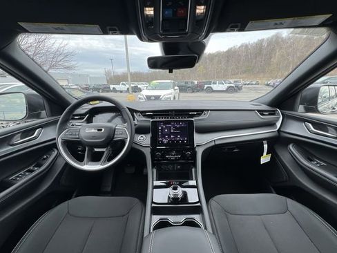 New 2026 Jeep Grand Cherokee Laredo X image 14