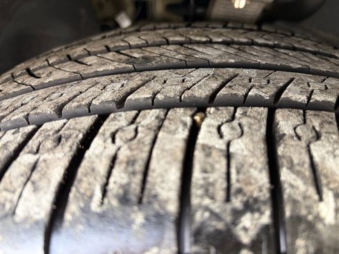 Used 2023 Tesla Model Y Performance image 32