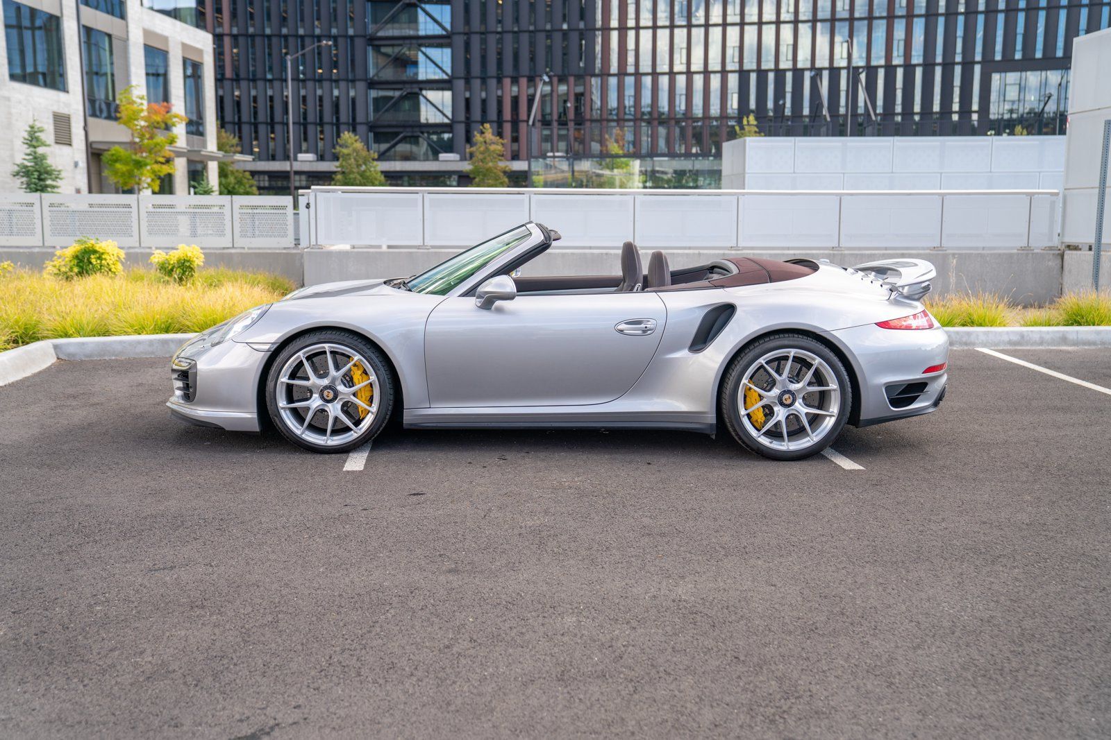 Used 2014 Porsche 911 Turbo S AWD/4WD image 2