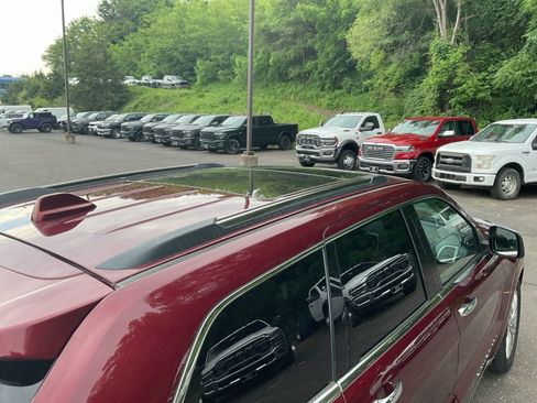 Used 2017 Jeep Grand Cherokee Summit AWD/4WD image 28