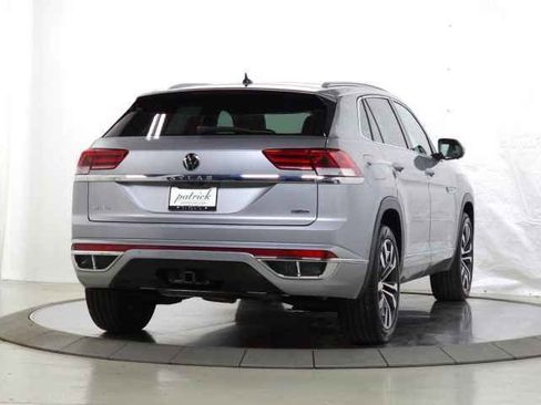 Used 2022 Volkswagen Atlas Cross Sport SEL Premium R-Line AWD/4WD image 11