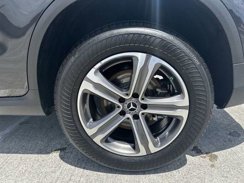 Used 2022 Mercedes-Benz GLC 300 image 11