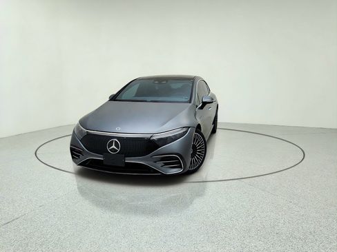 Used 2022 Mercedes-Benz EQS 450+ Sedan image 2