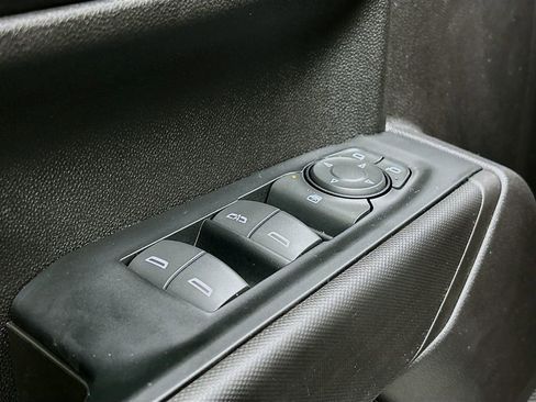 Used 2023 Chevrolet Silverado 1500 Custom image 17