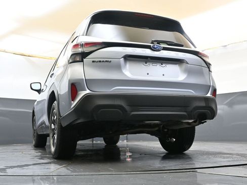 Certified 2025 Subaru Forester Premium AWD/4WD image 42
