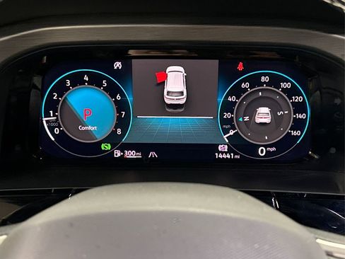 Used 2024 Volkswagen Atlas Cross Sport SE w/ Panoramic Sunroof Package image 20