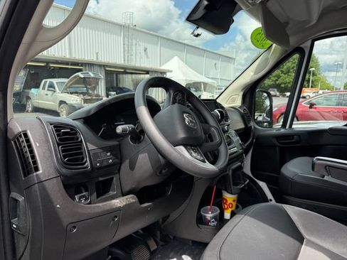 Used 2025 RAM ProMaster 2500 w/ Convenience Group FWD image 11