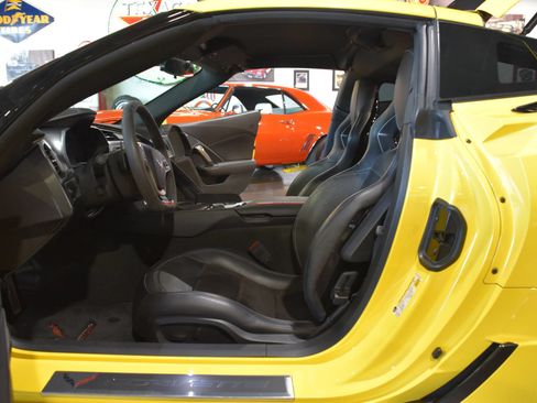 Used 2017 Chevrolet Corvette Grand Sport w/ Z07 Performance Package RWD image 24