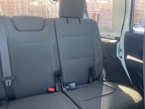 Used 2025 Jeep Wrangler Sport S image 37