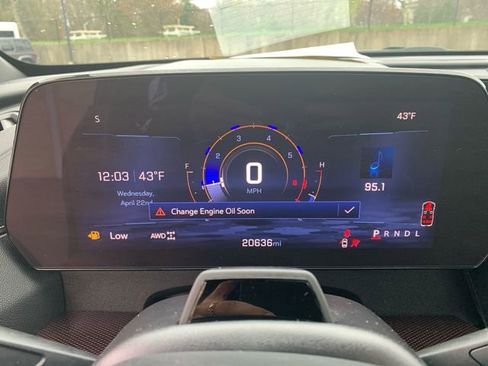 Used 2024 Chevrolet Traverse Z71 w/ Enhanced Driving Package AWD/4WD image 19