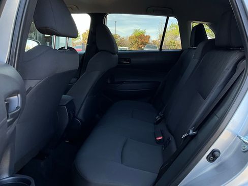 Used 2025 Toyota Corolla Cross LE image 11