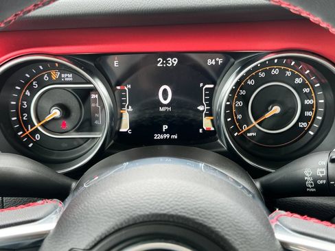 Used 2023 Jeep Wrangler Unlimited Rubicon w/ Cold Weather Group AWD/4WD image 22