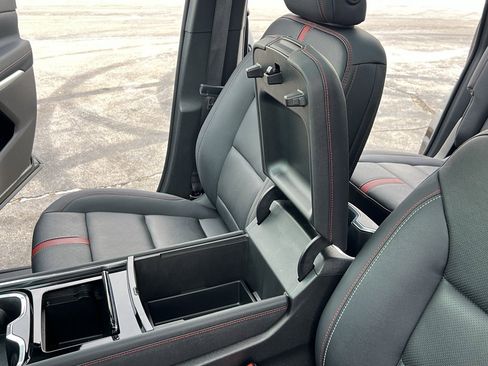 Used 2024 Chevrolet Traverse RS image 19