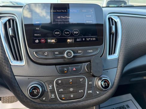 Used 2020 Chevrolet Malibu LT image 30