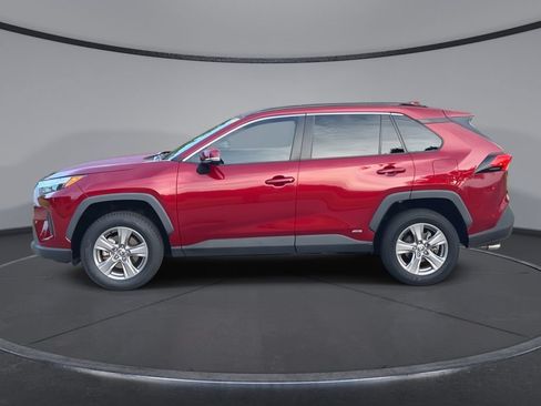 Used 2022 Toyota RAV4 XLE w/ Convenience Package AWD/4WD image 5