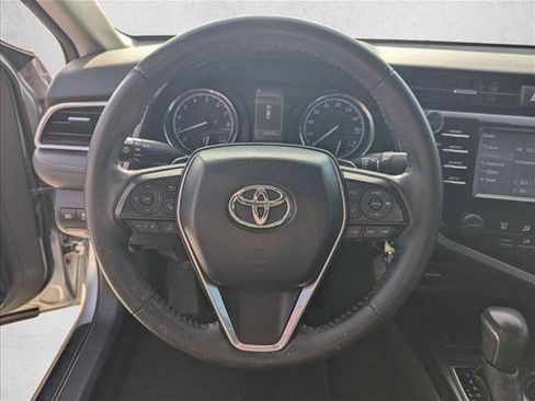 Used 2018 Toyota Camry LE image 8