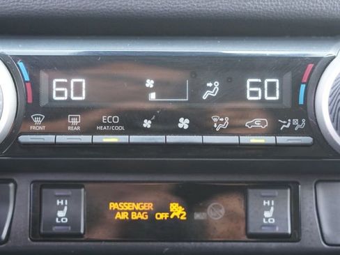 Used 2021 Toyota RAV4 SE w/ Weather & Moonroof Package AWD/4WD image 33